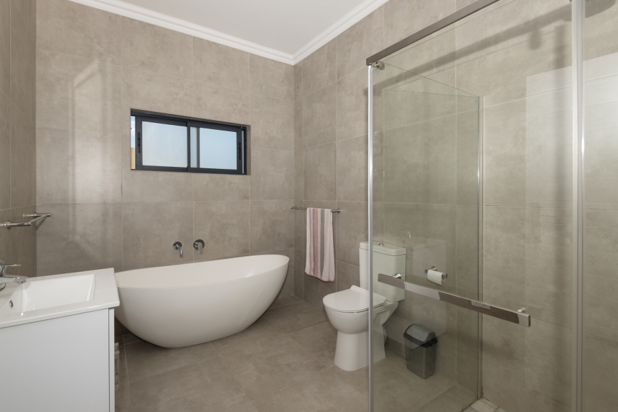 5 Bedroom Property for Sale in Myburgh Park Western Cape